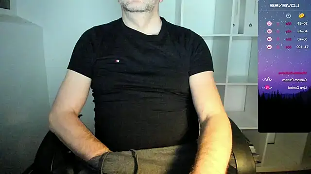 Snapshot of german9inch chatting on 01.11.25 german9inch online show from 01.11.25