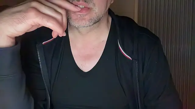 Snapshot of german9inch chatting on 03.16.25 german9inch online show from 03.16.25