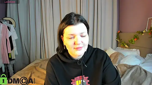 Michele Greenn online show from 10.12.25