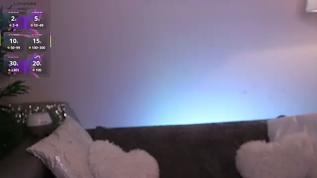 NovaHollisx online show from 10.06.25