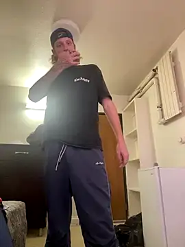 Snapshot of BIGxRED chatting on 09.09.25 BIGxRED online show from 09.09.25