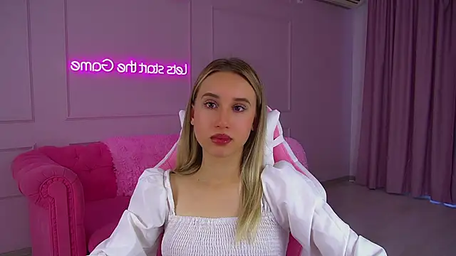 VictoriaHopsons online show from 09.27.25