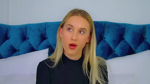 VictoriaHopsons online show from 10.03.25