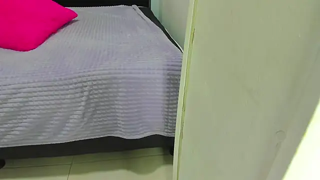 iisabella noa online show from 10.02.25