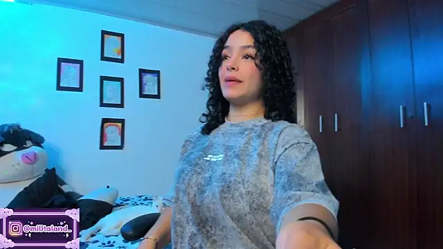Snapshot of milita_houston chatting on 10.06.25 milita houston online show from 10.06.25