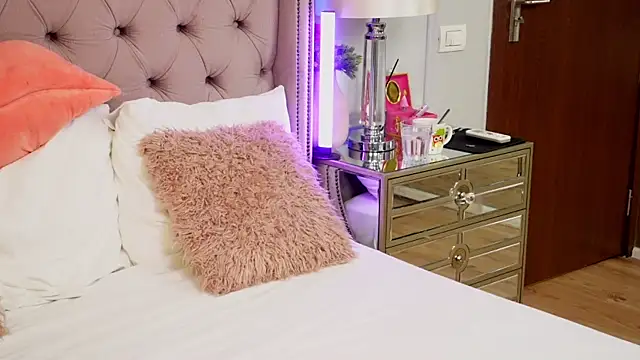 JenniferLovve online show from 04.08.26