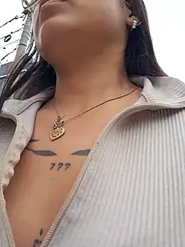 LunaHot 777 online show from 12.20.25