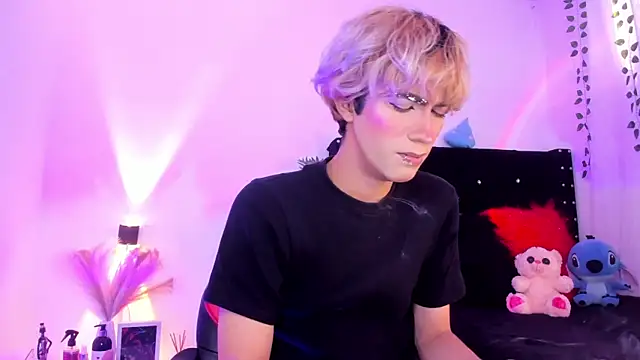 Snapshot of Cooperrosscute233 chatting on 02.25.26 Cooperrosscute233 online show from 02.25.26