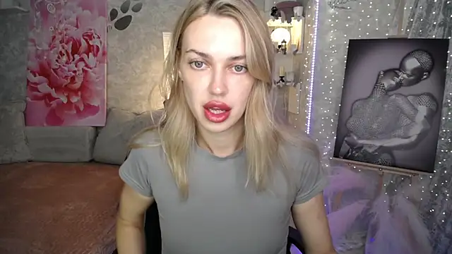 Snapshot of NickyAdamidi chatting on 07.20.26 NickyAdamidi online show from 07.20.26