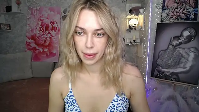 Snapshot of NickyAdamidi chatting on 07.23.26 NickyAdamidi online show from 07.23.26
