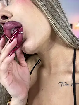 MystiqueXXX online show from 10.18.25