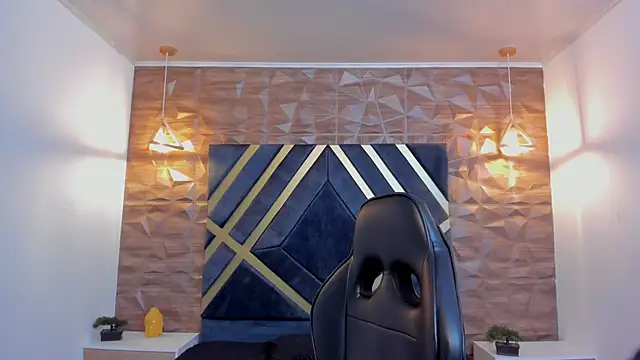 Emmaa white  online show from 11.17.25