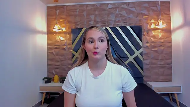 Emmaa white  online show from 01.13.26