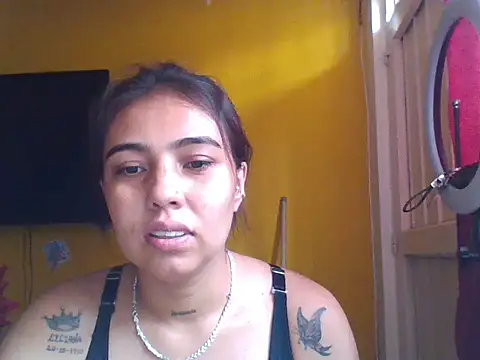 Snapshot of EmmaSplycer02 chatting on 04.28.26 EmmaSplycer02 online show from 04.28.26