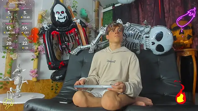 spicy adonhis online show from 10.24.25