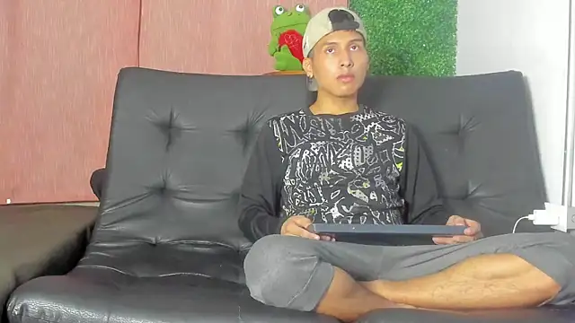 spicy adonhis online show from 11.23.25