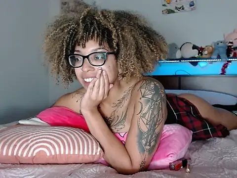 Snapshot of Cherribombzz chatting on 03.01.26 Cherribombzz online show from 03.01.26