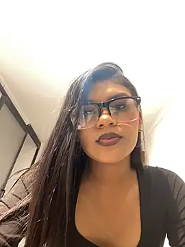 AlaiaMoretti online show from 11.09.25