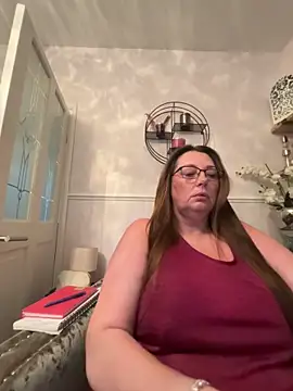 Snapshot of BuxomKitty_BBW chatting on 04.09.26 BuxomKitty BBW online show from 04.09.26