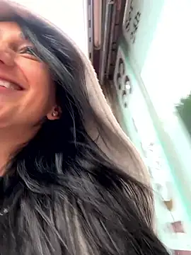 Ninabigtitied online show from 09.28.25