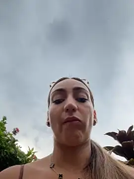 Ninabigtitied online show from 02.15.26