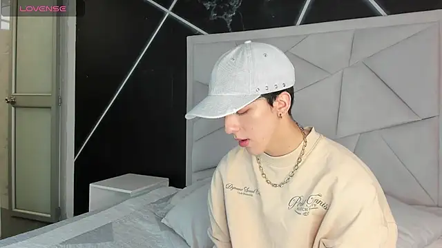 Snapshot of AerumChae chatting on 04.20.26 AerumChae online show from 04.20.26