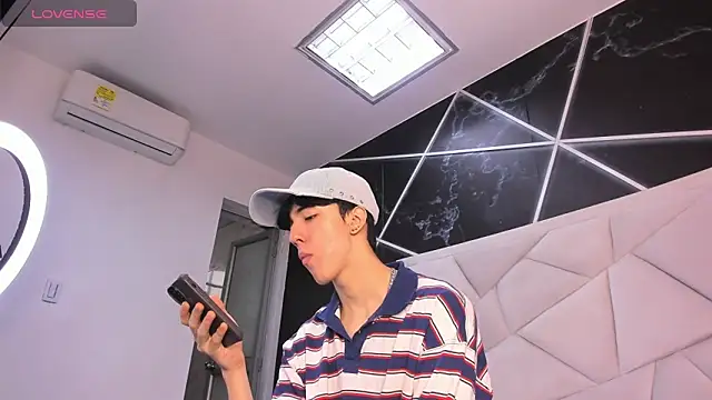 Snapshot of AerumChae chatting on 04.23.26 AerumChae online show from 04.23.26