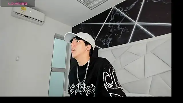 Snapshot of AerumChae chatting on 05.15.26 AerumChae online show from 05.15.26