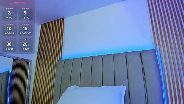 naishaa  online show from 09.22.25