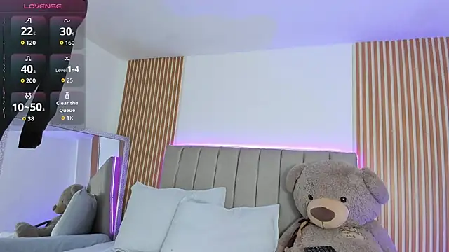 naishaa  online show from 10.01.25