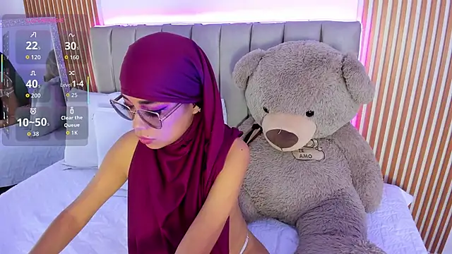 naishaa  online show from 10.11.25