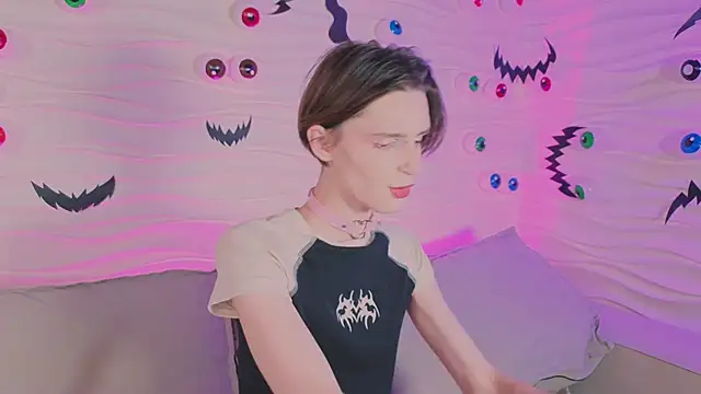 madi snow online show from 10.29.25