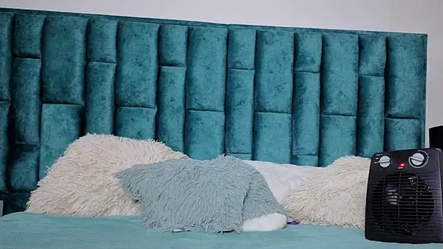 Emma Foxi online show from 02.05.26