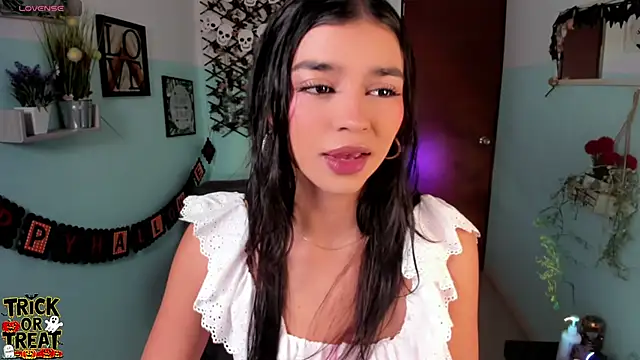 Elsa Pataky online show from 10.28.25