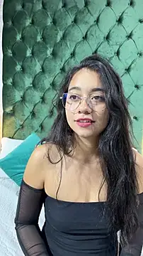 Snapshot of Lily_June chatting on 05.18.26 Lily June online show from 05.18.26