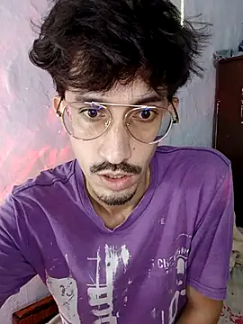 Dilanstrawberry online show from 10.27.25