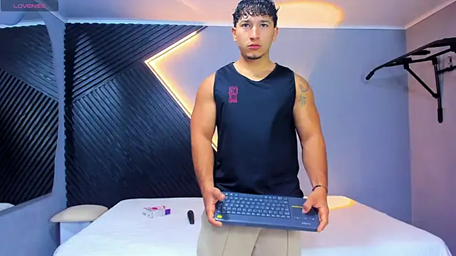 Horny nick18 online show from 04.13.26