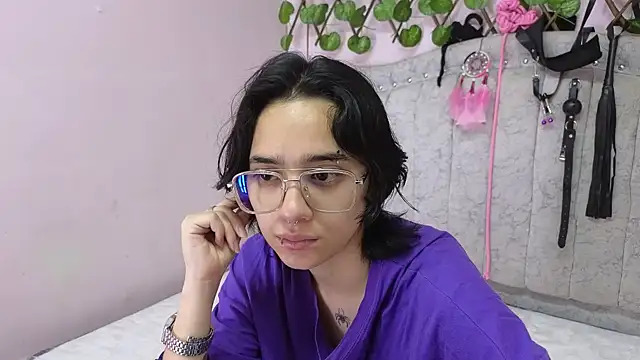 Snapshot of katalinathxandbritney1 chatting on 09.23.25 katalinathxandbritney1 online show from 09.23.25