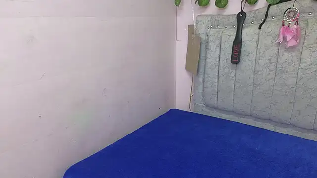 Snapshot of katalinathxandbritney1 chatting on 09.26.25 katalinathxandbritney1 online show from 09.26.25