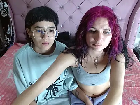 Snapshot of katalinathxandbritney1 chatting on 01.13.26 katalinathxandbritney1 online show from 01.13.26