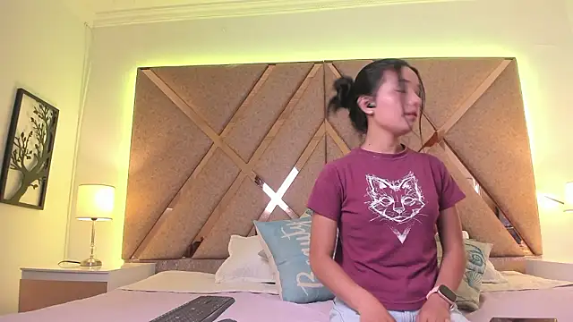 Snapshot of BelhaLawuo chatting on 02.27.26 BelhaLawuo online show from 02.27.26