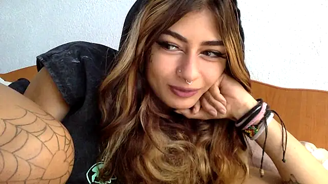 Snapshot of piccolaflo chatting on 09.20.25 piccolaflo online show from 09.20.25