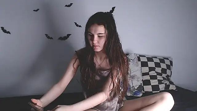 litle owl online show from 11.23.25