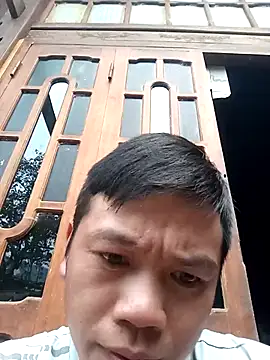 DungLuongg online show from 10.25.25