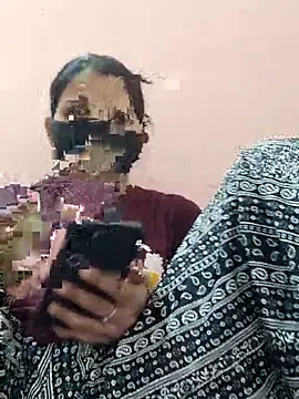 poojam93 online show from 12.17.25