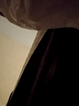 sarahkat86 online show from 12.16.25