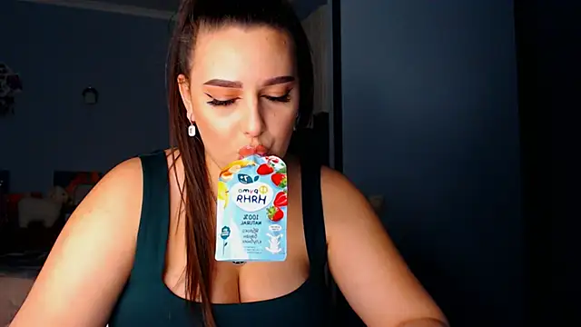 Snapshot of NikiWhite chatting on 10.02.25 NikiWhite online show from 10.02.25