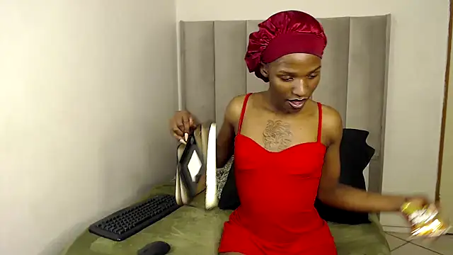 Trans fairy online show from 11.21.25