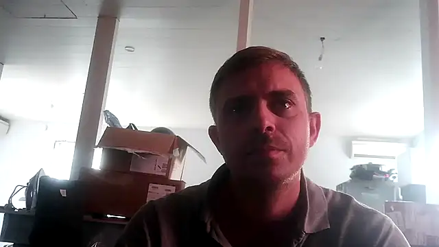Snapshot of Bikerhot883hd chatting on 10.01.25 Bikerhot883hd online show from 10.01.25