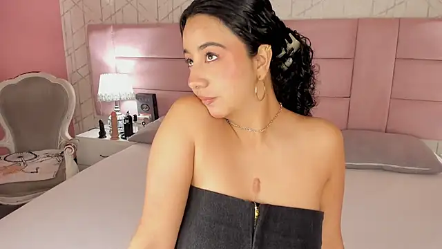 BellaSwwan online show from 11.29.25